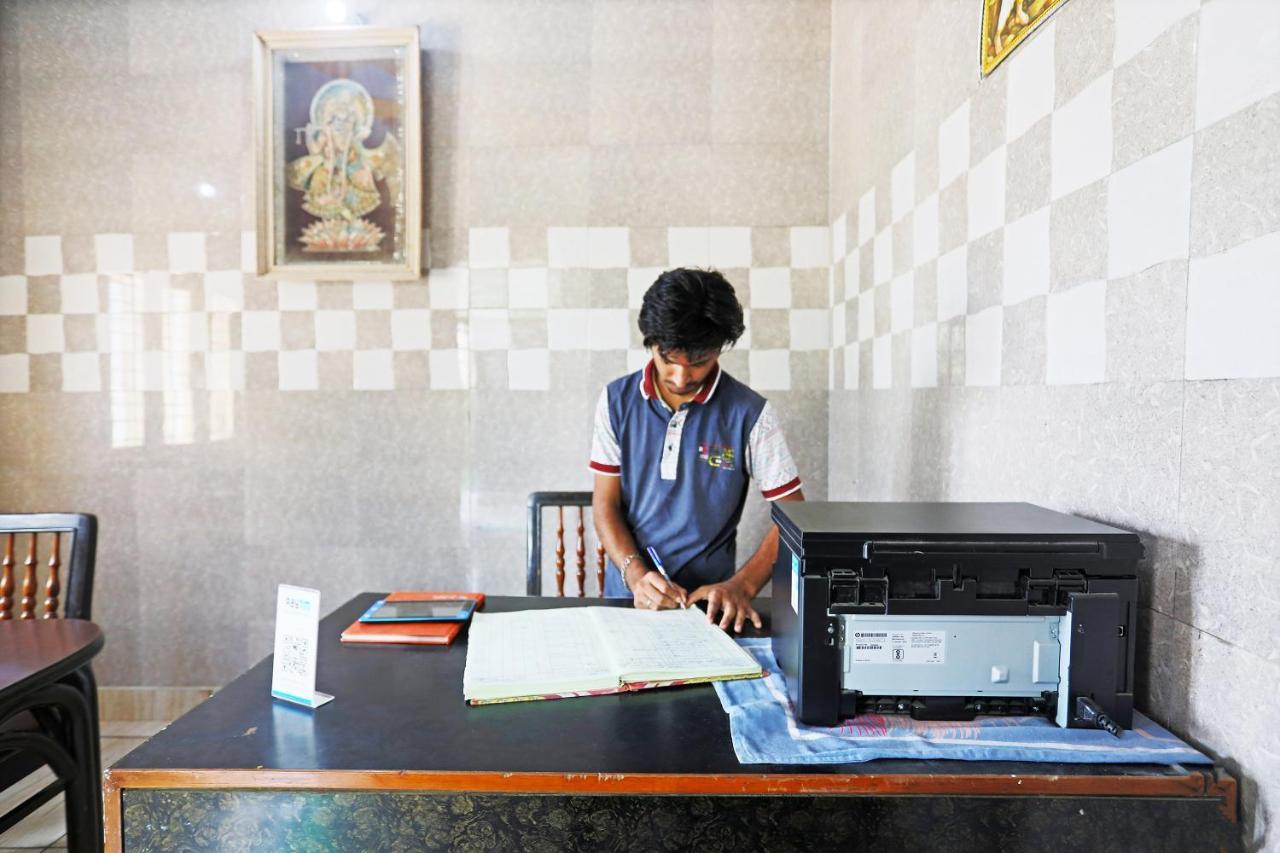 Oyo 44361 Shri Lajjaram Ashram Hotel 3*